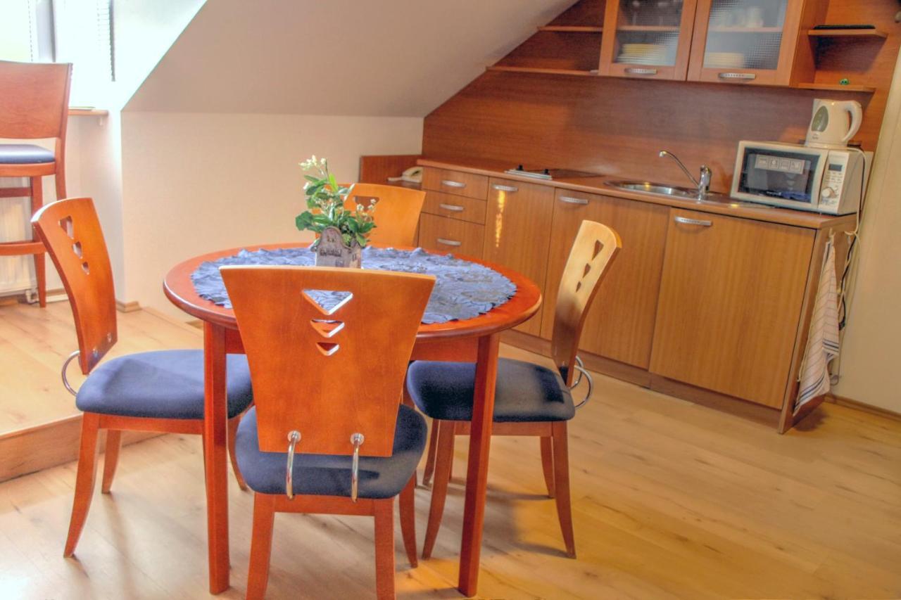 Birdie Pension & Wellness Pardubice Extérieur photo