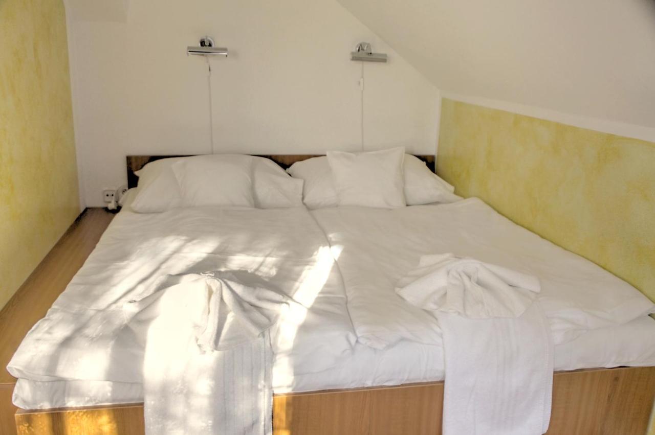 Birdie Pension & Wellness Pardubice Extérieur photo