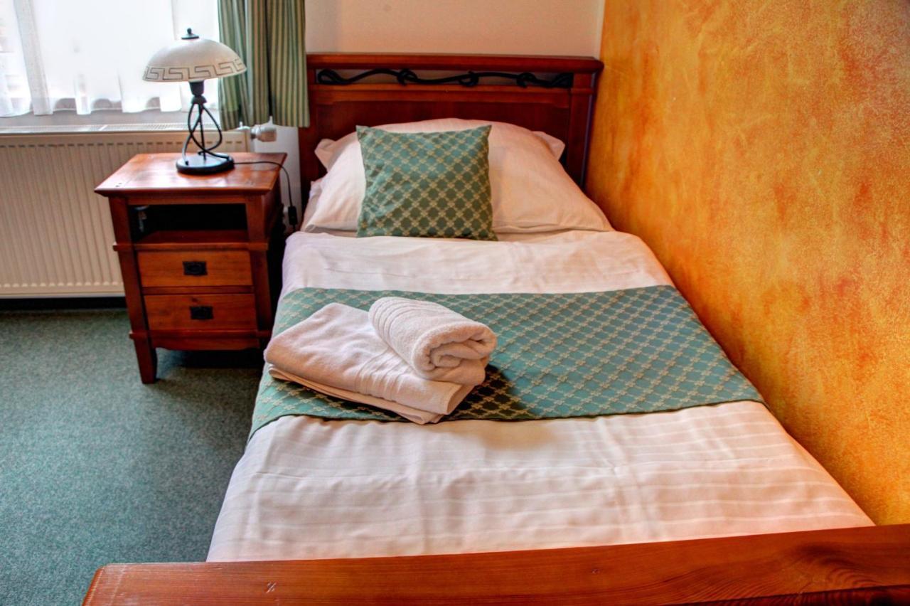 Birdie Pension & Wellness Pardubice Extérieur photo