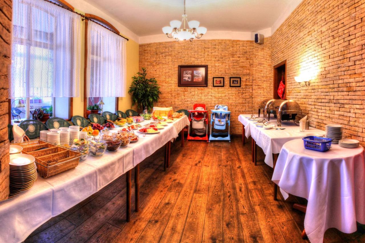 Birdie Pension & Wellness Pardubice Extérieur photo